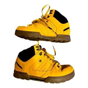 DVS Men’s Militia 8001 Skate Shoes – Wheat/Black – Size 8.5